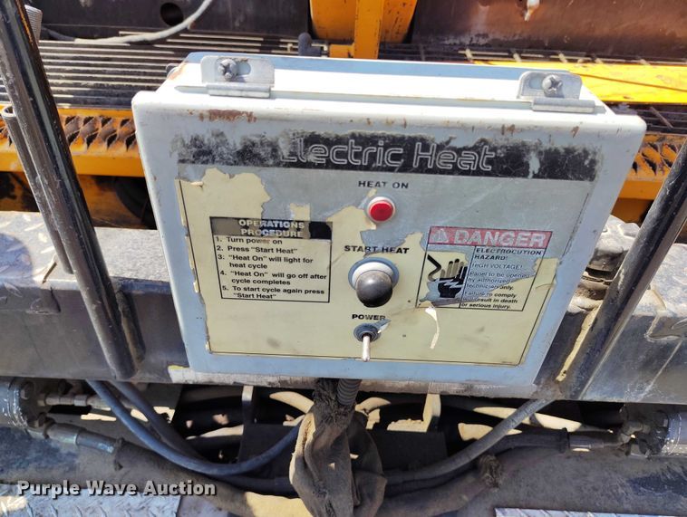 image for item IP9660 Lee-Boy 8515 paver