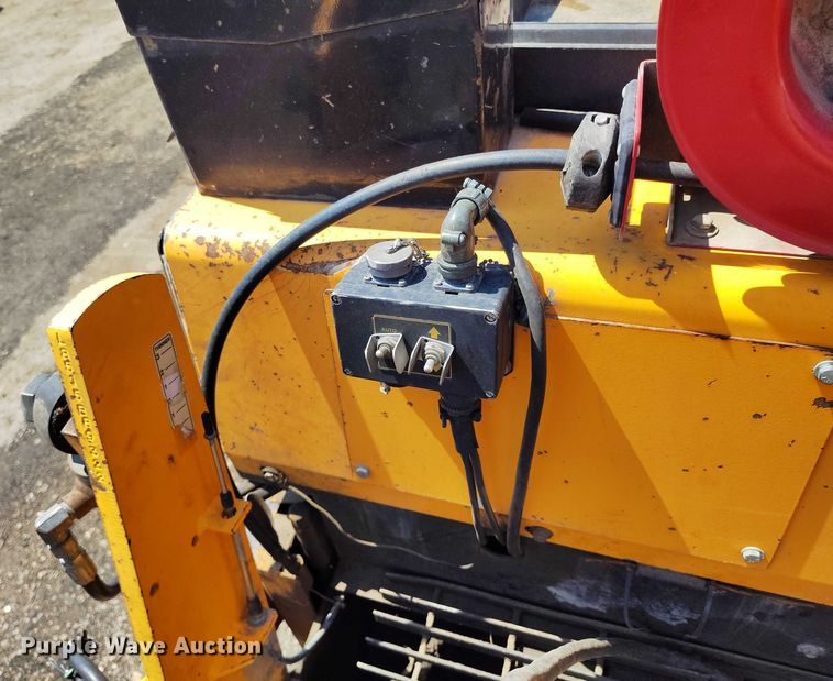 image for item IP9660 Lee-Boy 8515 paver