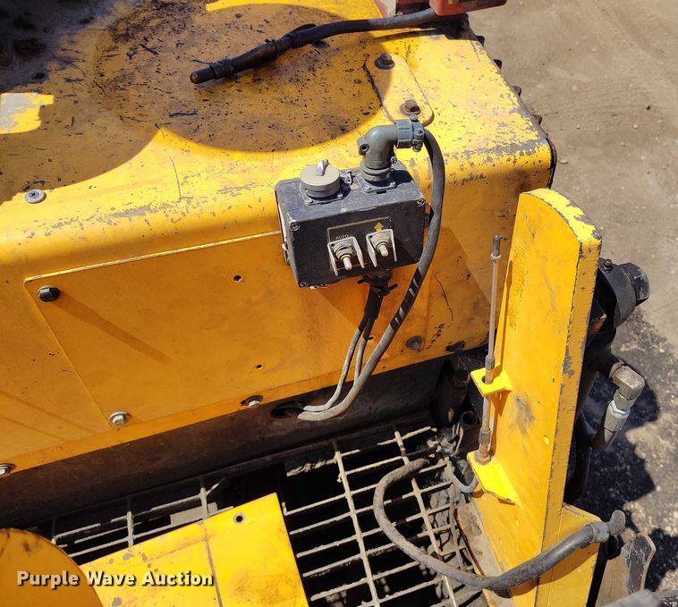 image for item IP9660 Lee-Boy 8515 paver