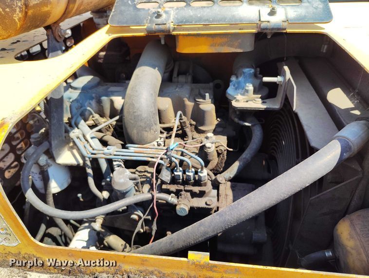 image for item IP9660 Lee-Boy 8515 paver