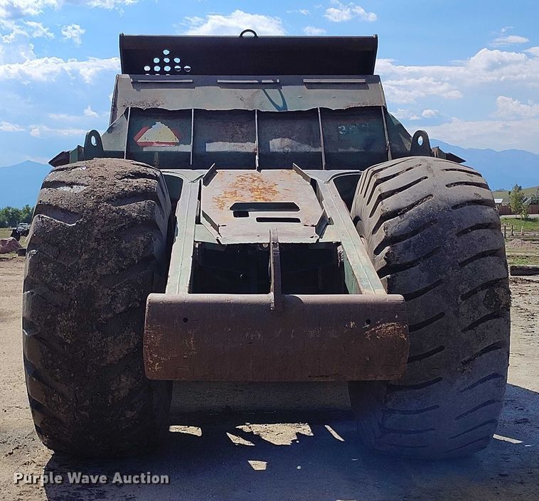 image for item IP9679 Clark 290M scraper