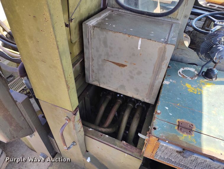 image for item IP9679 Clark 290M scraper