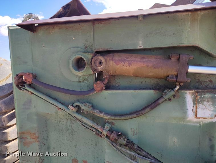 image for item IP9679 Clark 290M scraper