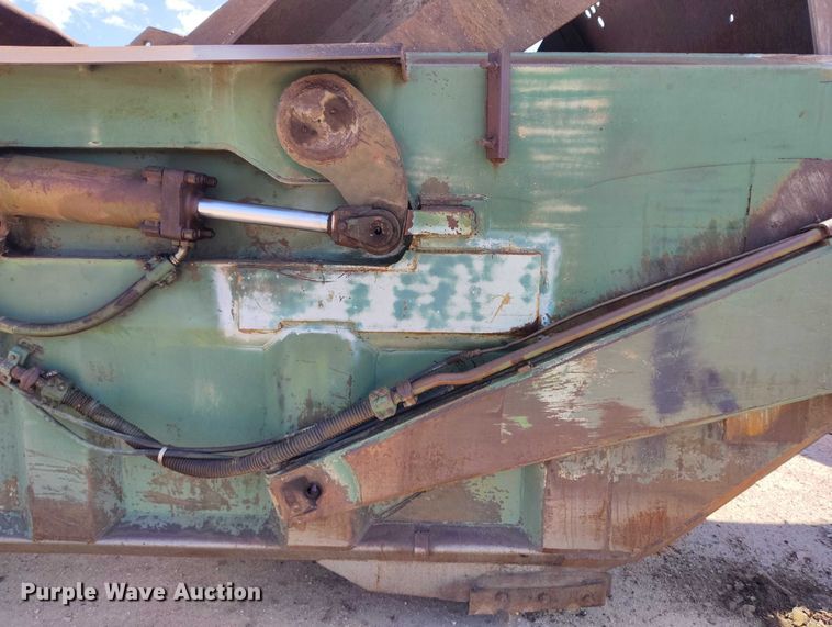 image for item IP9679 Clark 290M scraper