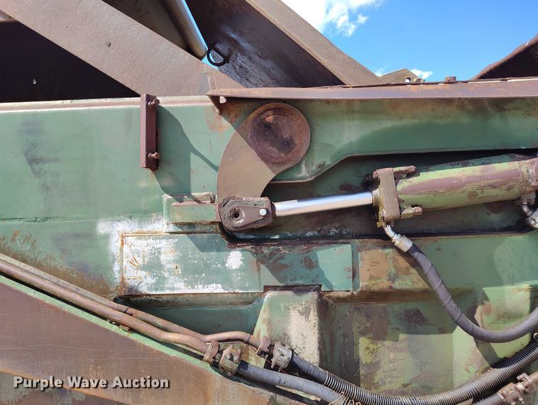 image for item IP9679 Clark 290M scraper