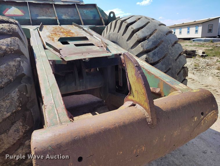 image for item IP9679 Clark 290M scraper