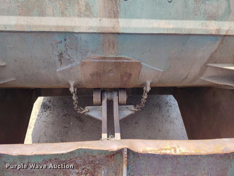 image for item IP9679 Clark 290M scraper