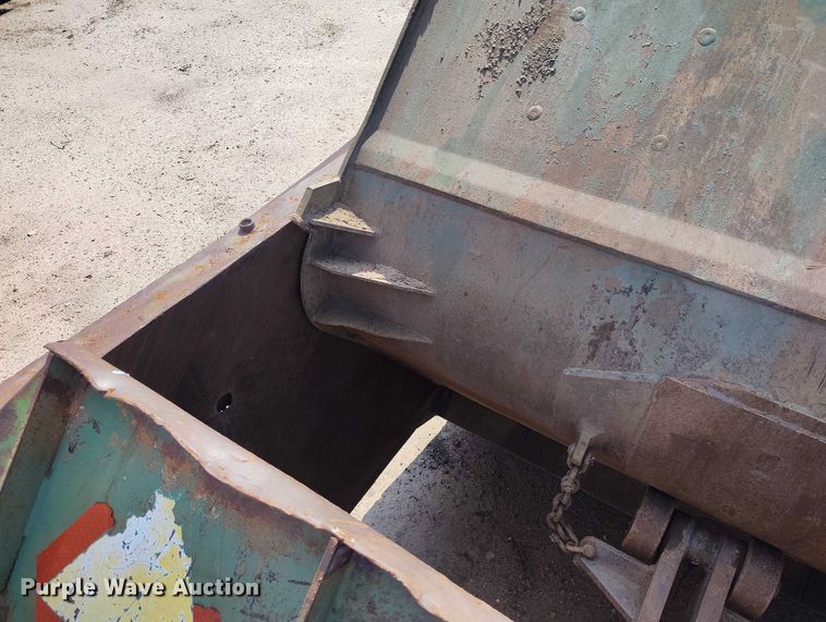 image for item IP9679 Clark 290M scraper