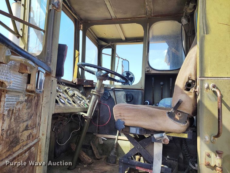 image for item IP9679 Clark 290M scraper