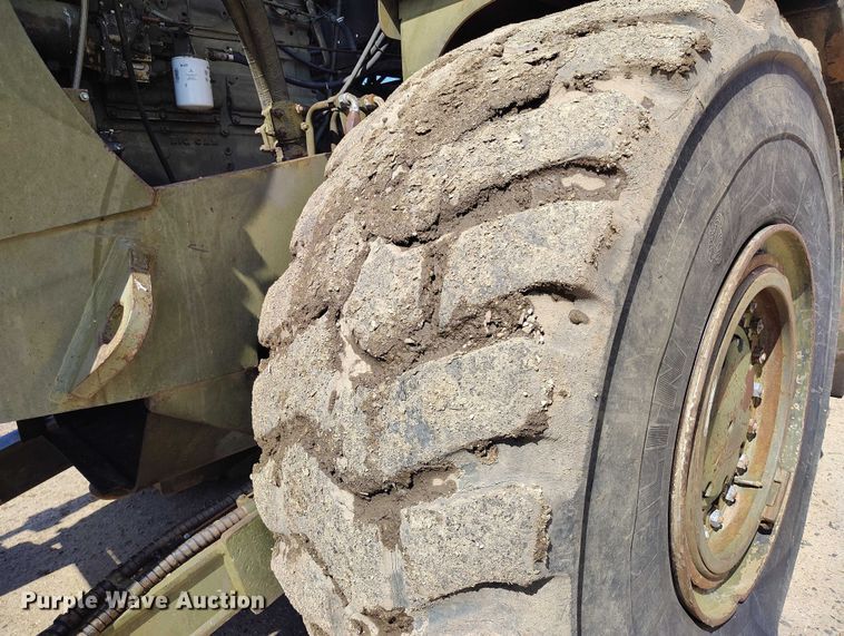 image for item IP9679 Clark 290M scraper