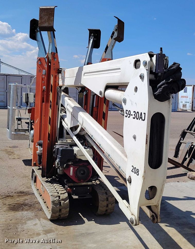 image for item IP9695 2013 Easy Lift R180 boom lift