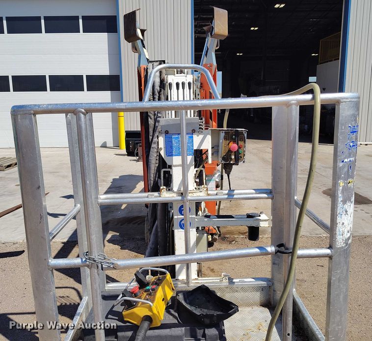 image for item IP9695 2013 Easy Lift R180 boom lift