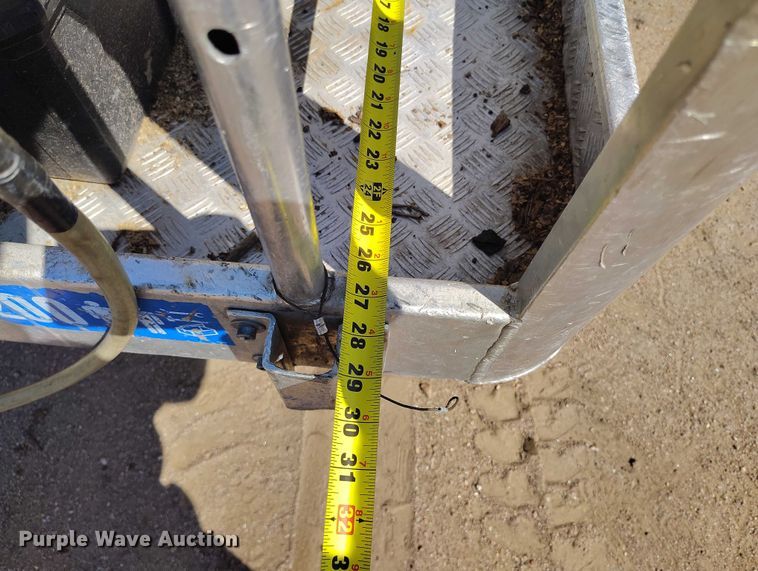 image for item IP9695 2013 Easy Lift R180 boom lift