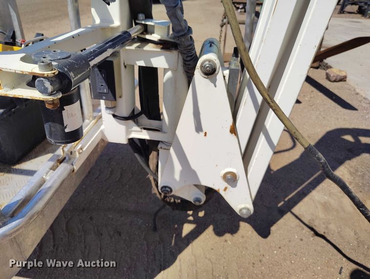 image for item IP9695 2013 Easy Lift R180 boom lift