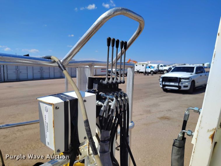 image for item IP9695 2013 Easy Lift R180 boom lift