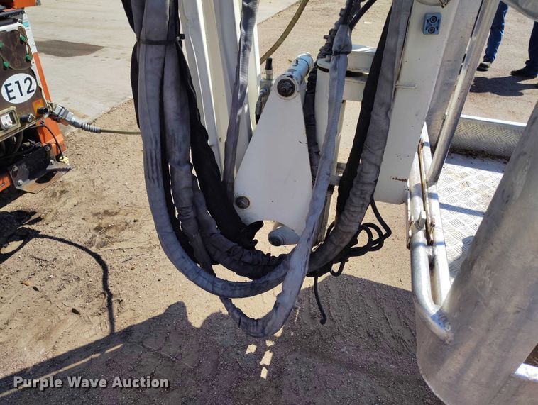 image for item IP9695 2013 Easy Lift R180 boom lift