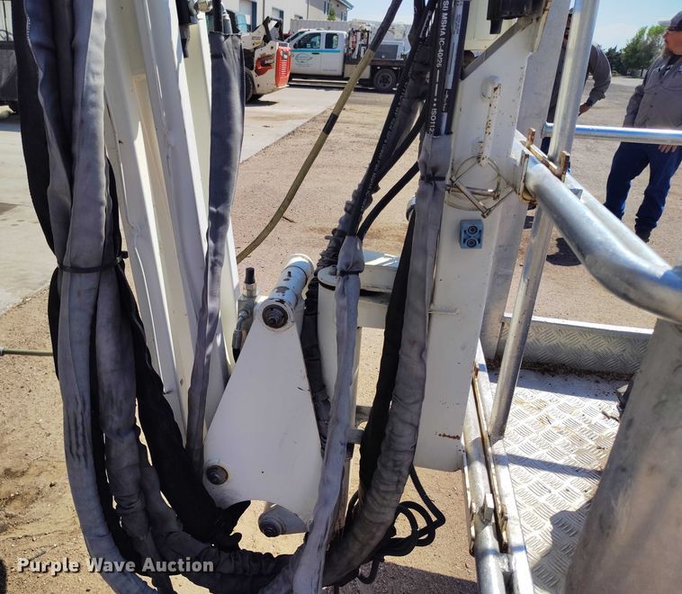 image for item IP9695 2013 Easy Lift R180 boom lift