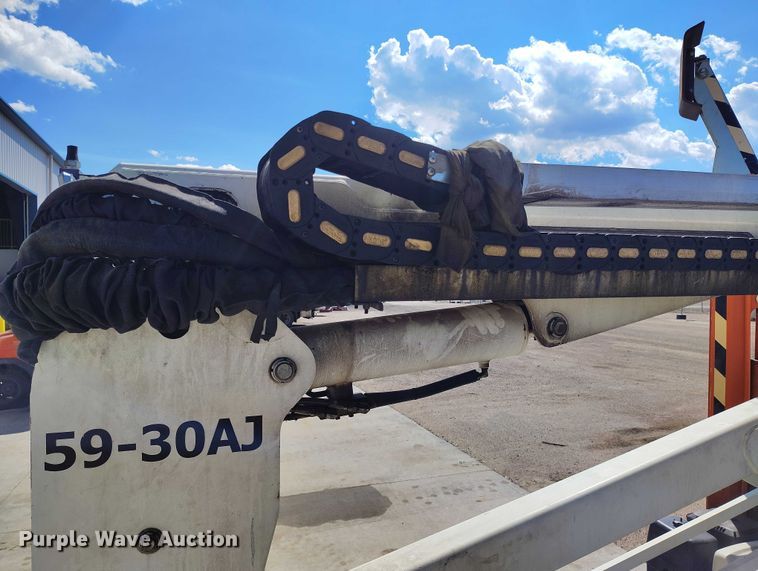 image for item IP9695 2013 Easy Lift R180 boom lift