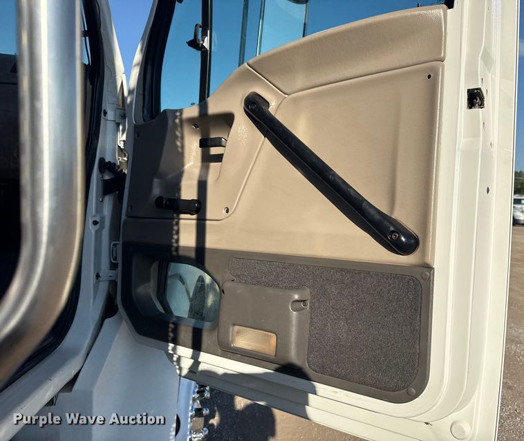 image for item NU9554 2007 Sterling Acterra utility / service truck