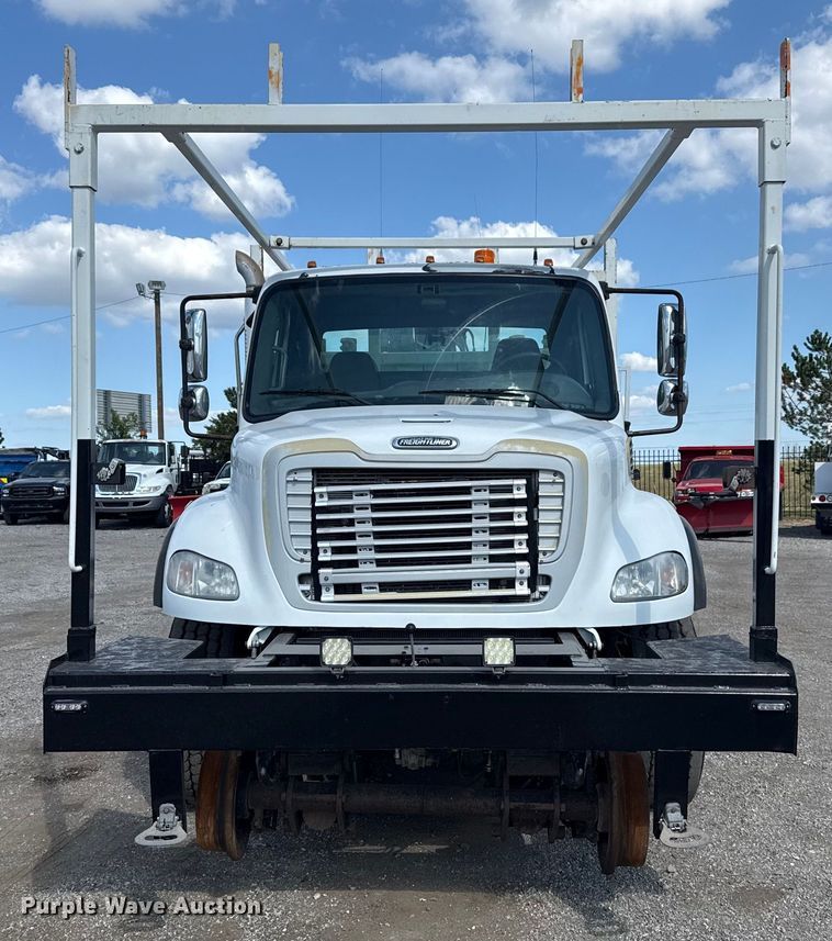 image for item NU9568 2010 Freightliner Business Class M2 grapple crane truck 