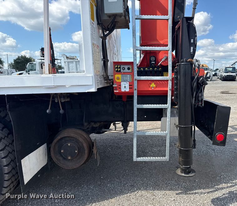 image for item NU9568 2010 Freightliner Business Class M2 grapple crane truck 