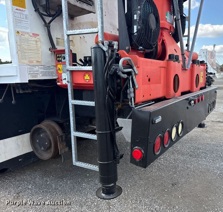 image for item NU9568 2010 Freightliner Business Class M2 grapple crane truck 