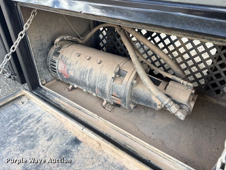 image for item NU9568 2010 Freightliner Business Class M2 grapple crane truck 