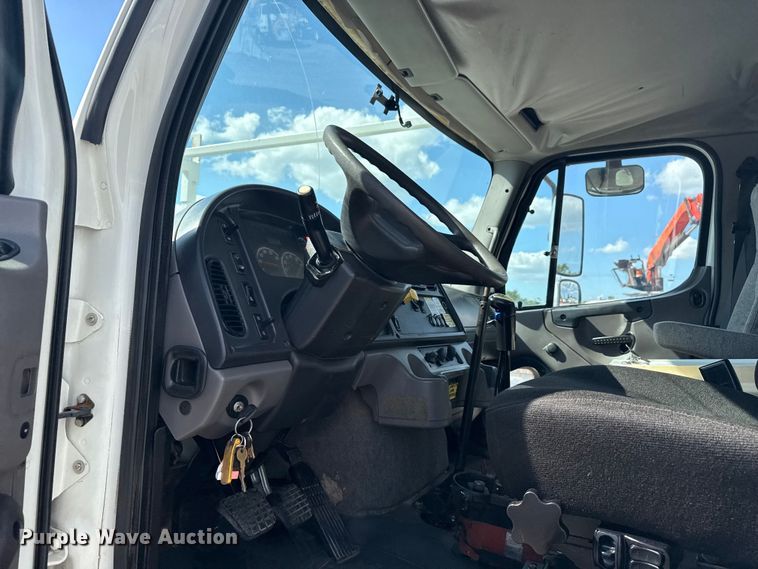 image for item NU9568 2010 Freightliner Business Class M2 grapple crane truck 