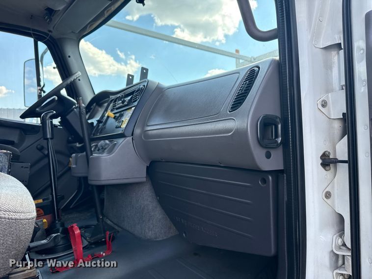 image for item NU9568 2010 Freightliner Business Class M2 grapple crane truck 