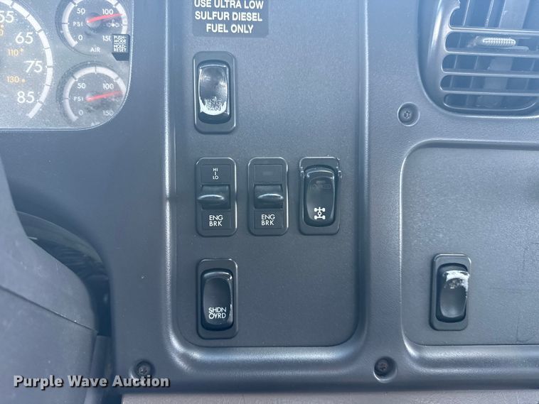 image for item NU9568 2010 Freightliner Business Class M2 grapple crane truck 