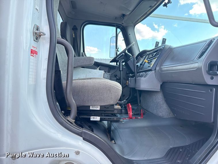 image for item NU9568 2010 Freightliner Business Class M2 grapple crane truck 