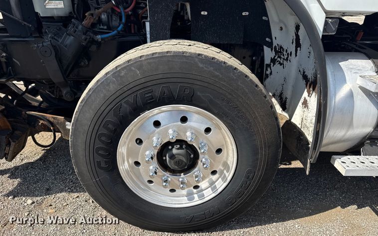 image for item NU9568 2010 Freightliner Business Class M2 grapple crane truck 