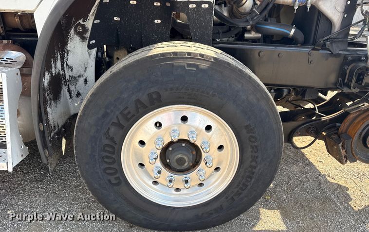 image for item NU9568 2010 Freightliner Business Class M2 grapple crane truck 