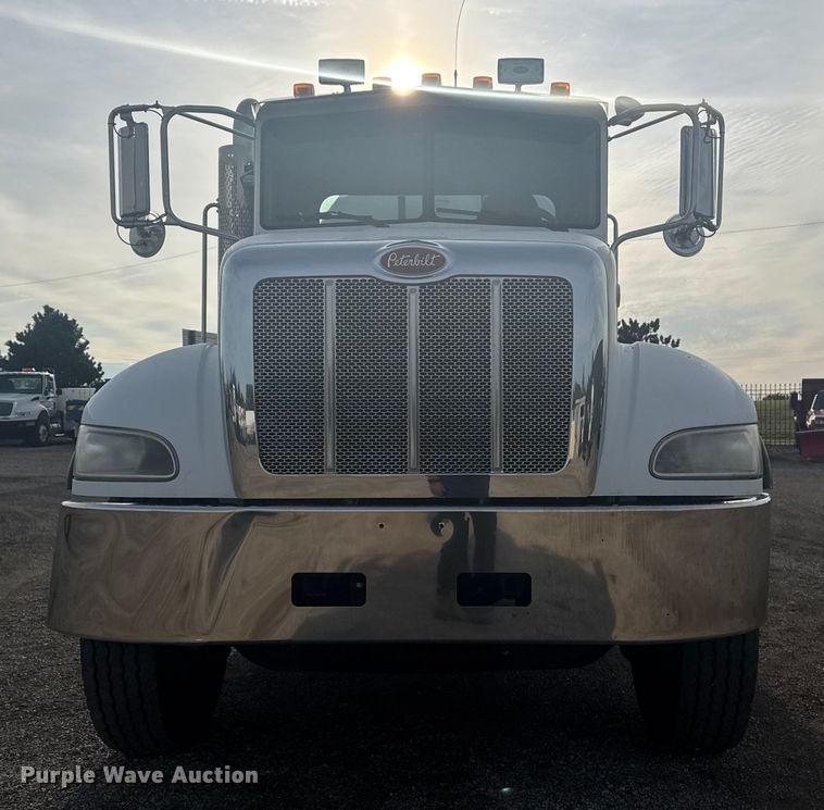 image for item NU9569 2012 Peterbilt 348 vacuum truck