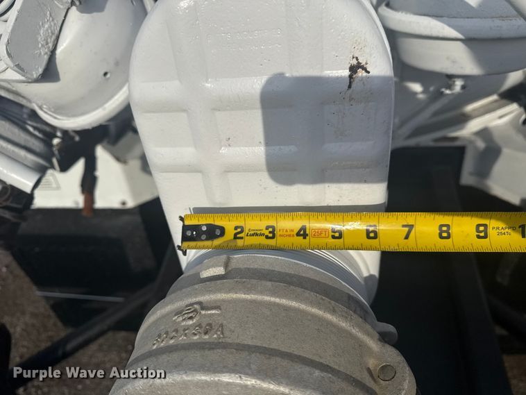 image for item NU9569 2012 Peterbilt 348 vacuum truck