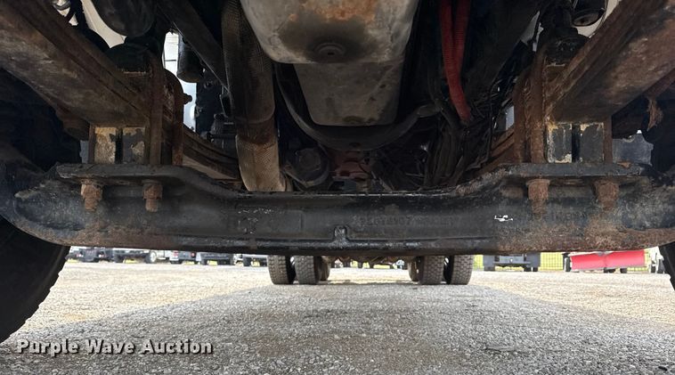 image for item NU9569 2012 Peterbilt 348 vacuum truck