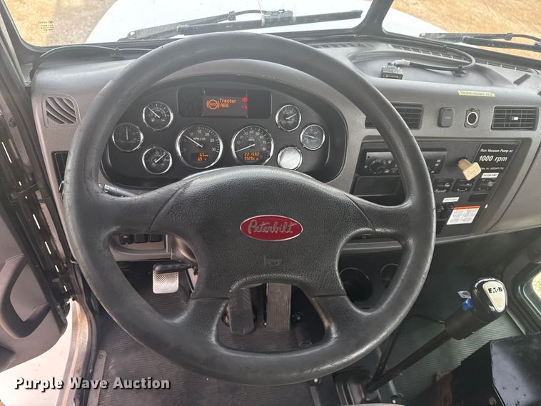 image for item NU9569 2012 Peterbilt 348 vacuum truck