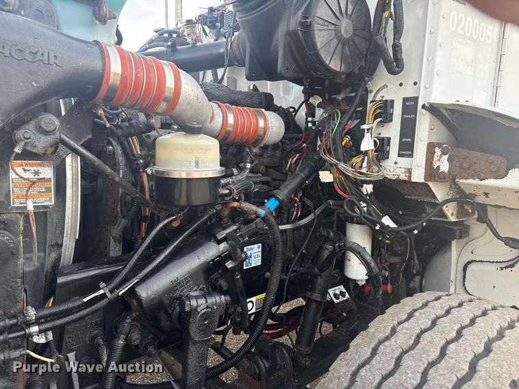 image for item NU9569 2012 Peterbilt 348 vacuum truck