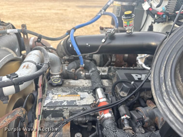 image for item NU9569 2012 Peterbilt 348 vacuum truck