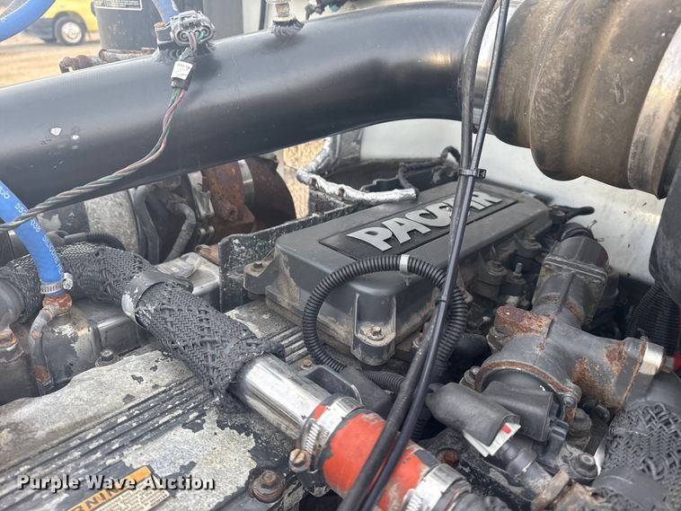 image for item NU9569 2012 Peterbilt 348 vacuum truck