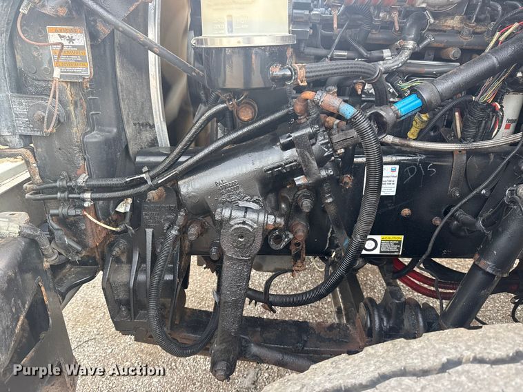 image for item NU9569 2012 Peterbilt 348 vacuum truck