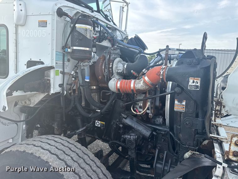 image for item NU9569 2012 Peterbilt 348 vacuum truck