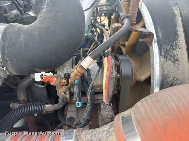 image for item NU9569 2012 Peterbilt 348 vacuum truck