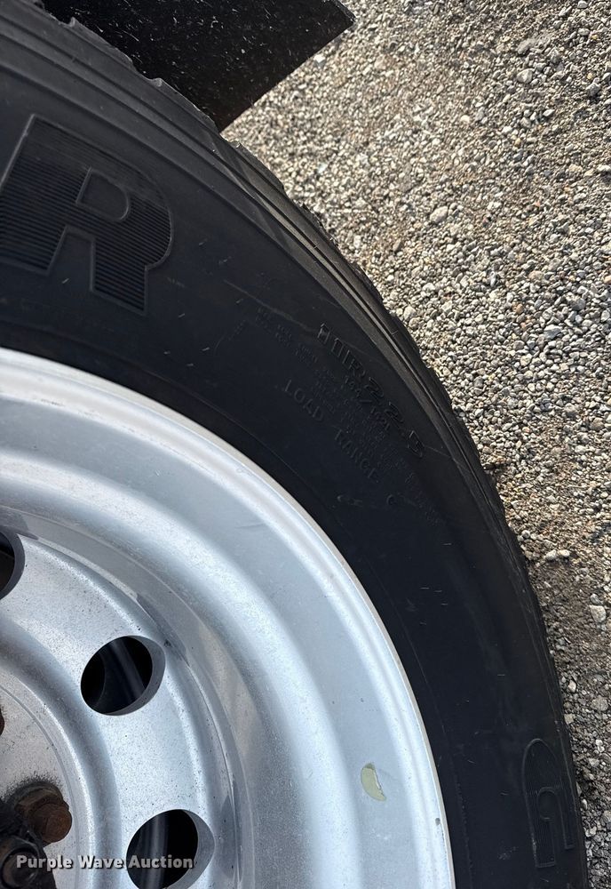 image for item NU9569 2012 Peterbilt 348 vacuum truck