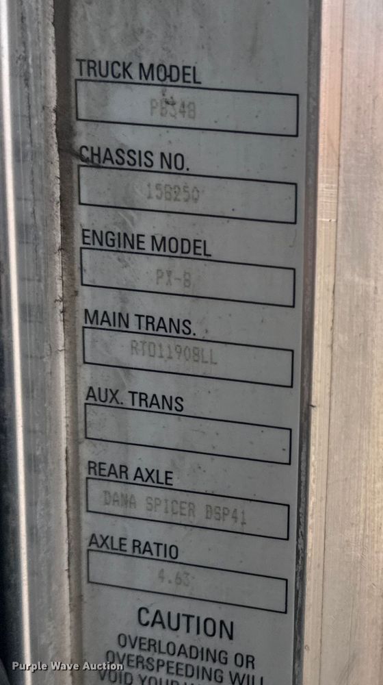 image for item NU9569 2012 Peterbilt 348 vacuum truck