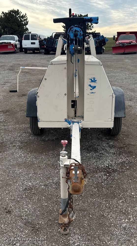 image for item NU9572 2006 Genie TML light plant