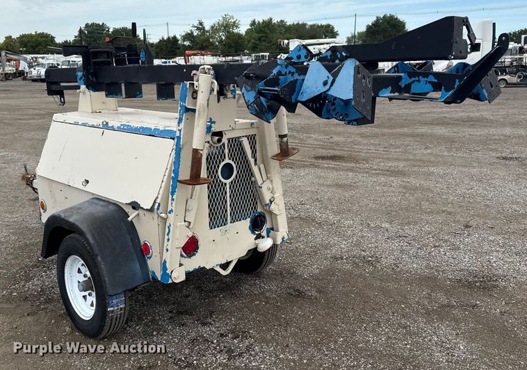 image for item NU9572 2006 Genie TML light plant