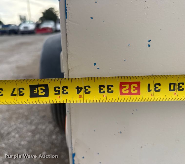 image for item NU9572 2006 Genie TML light plant