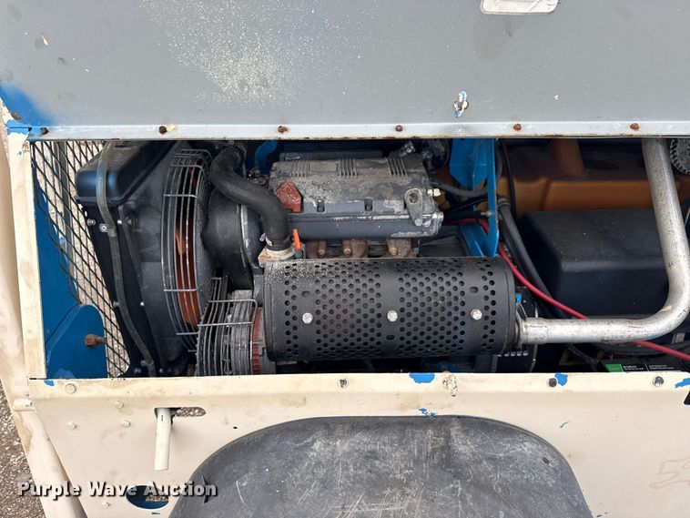 image for item NU9572 2006 Genie TML light plant