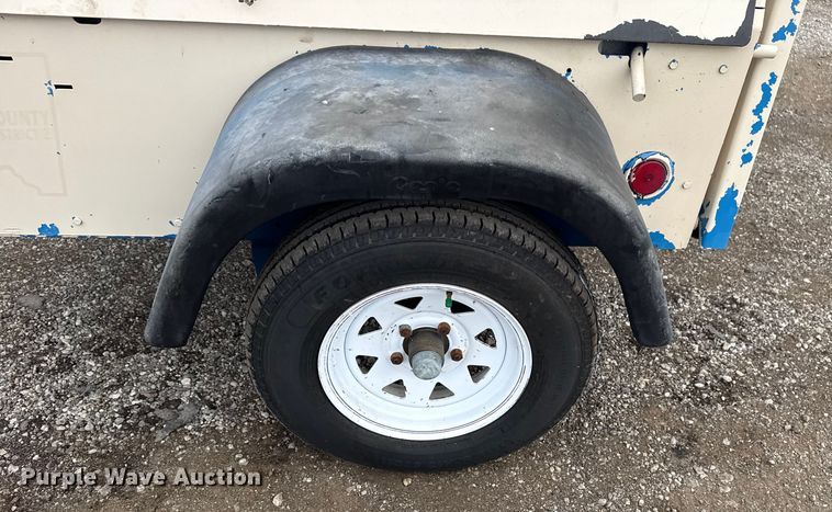 image for item NU9572 2006 Genie TML light plant